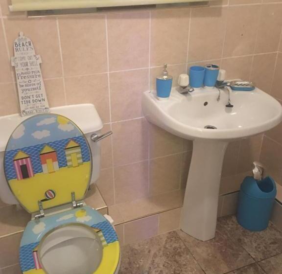 اتاق استاندارد یک تخته با سرویس بهداشتی مشترک, Jasmine House