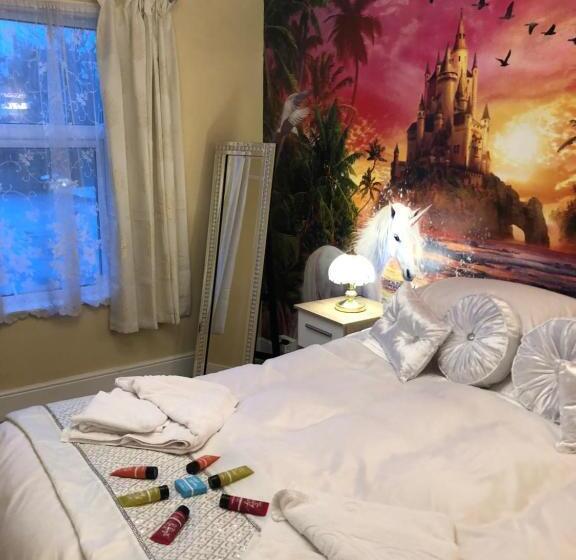 اتاق استاندارد, Jasmine House