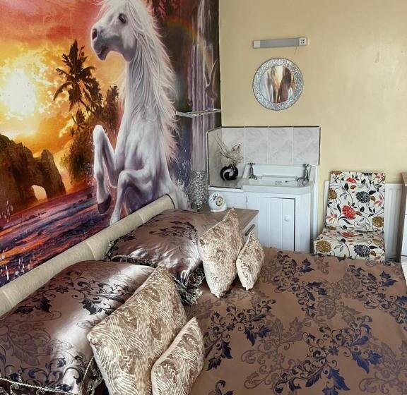 اتاق استاندارد, Jasmine House