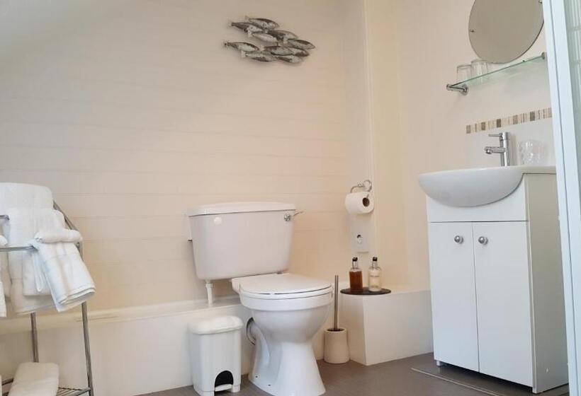 스탠다드 룸, Schooner Point Guest House