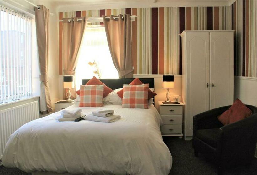 חדר סופריור, Serena Court