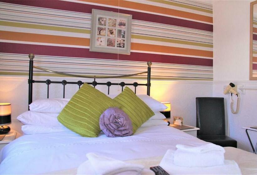 חדר סטנדרט, Serena Court