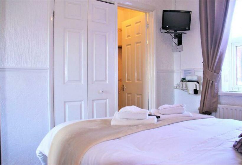 חדר סטנדרט, Serena Court