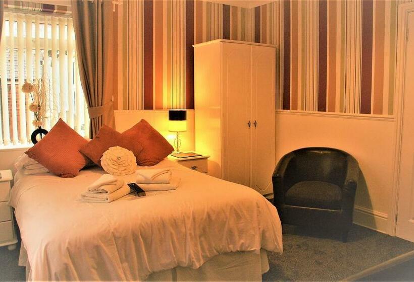 חדר סופריור, Serena Court