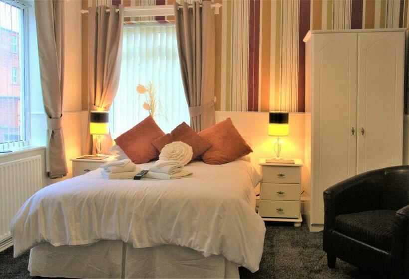 חדר סופריור, Serena Court