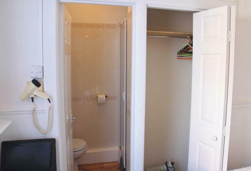 חדר סטנדרט, Serena Court