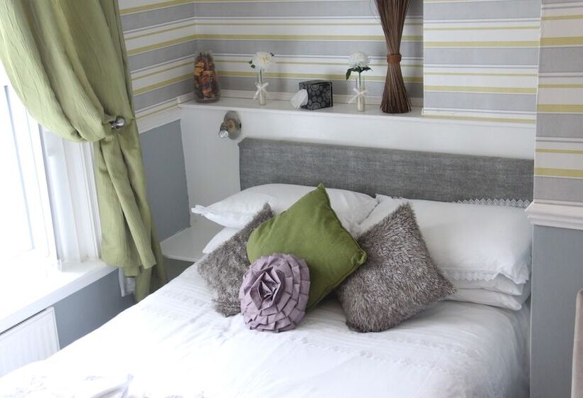 חדר סטנדרט, Serena Court