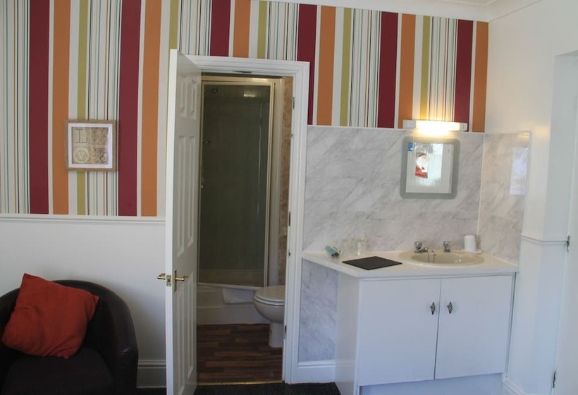 חדר סטנדרט, Serena Court