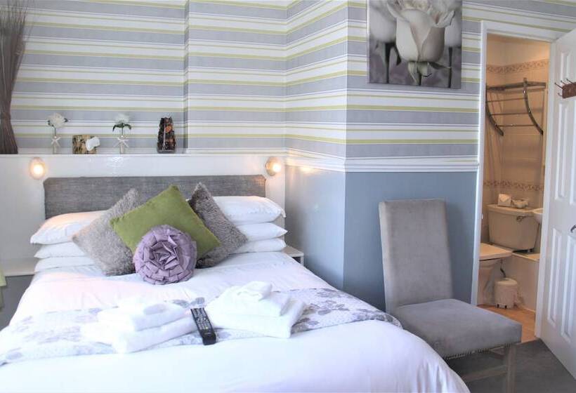 חדר סטנדרט, Serena Court