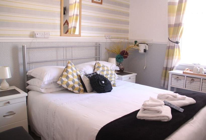 חדר סטנדרט, Serena Court