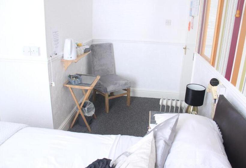 חדר סטנדרט, Serena Court