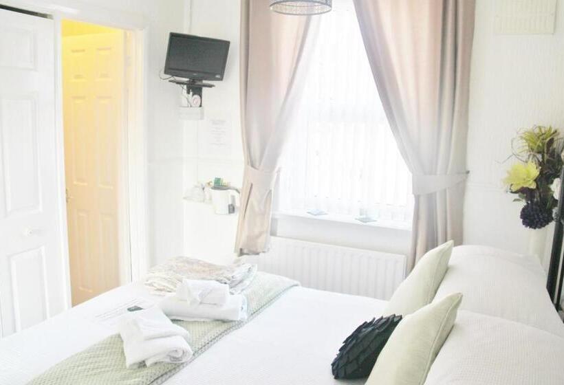 חדר סטנדרט, Serena Court