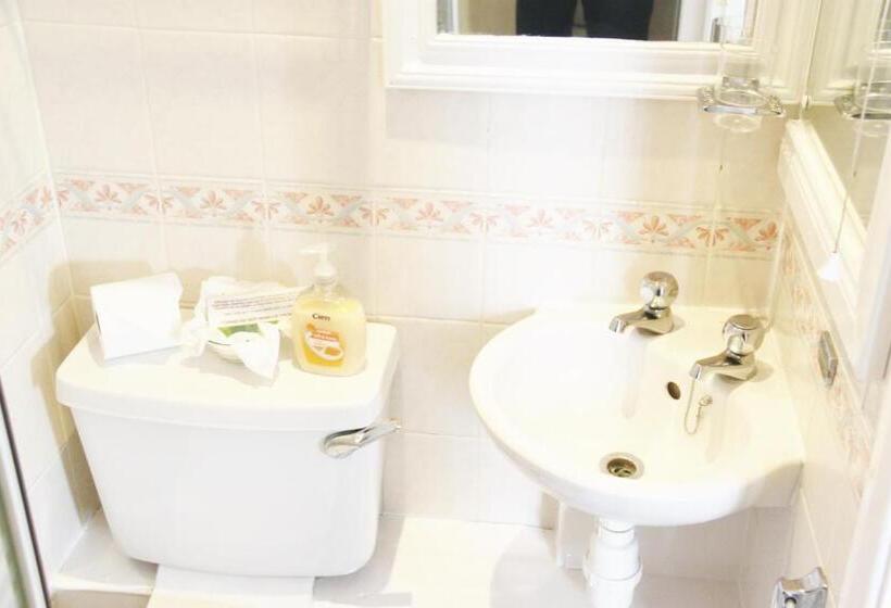 חדר סטנדרט, Serena Court