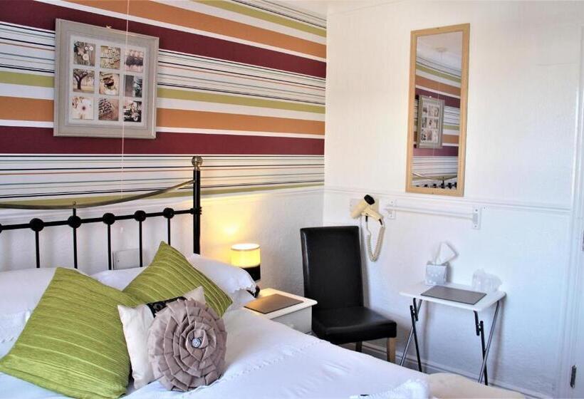 חדר סטנדרט, Serena Court