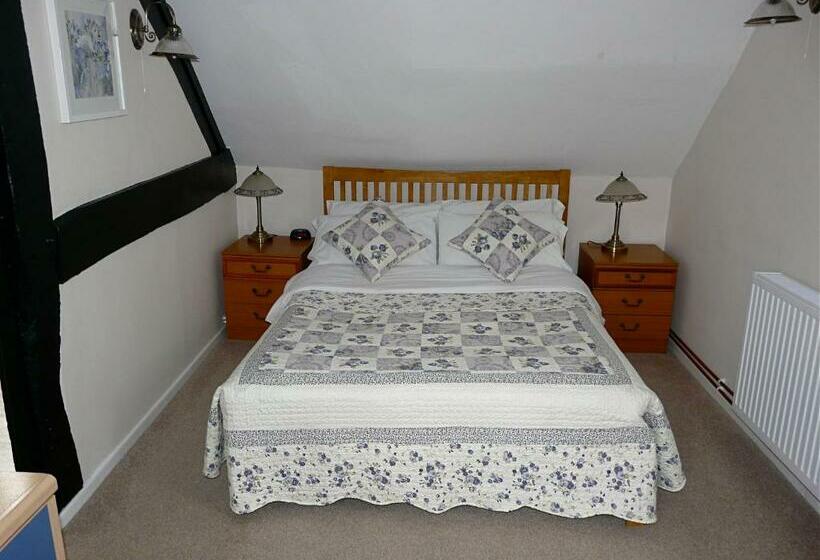 غرفة قياسية, The Croft