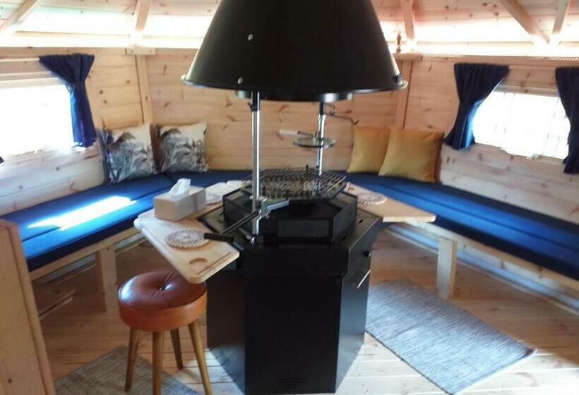 شاليه غرفة نوم واحدة, The Croft