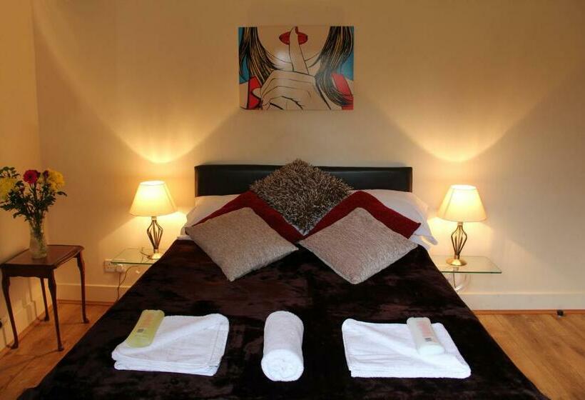 חדר משפחתי חדר אמבטיה משותף, The Crystal Lodge