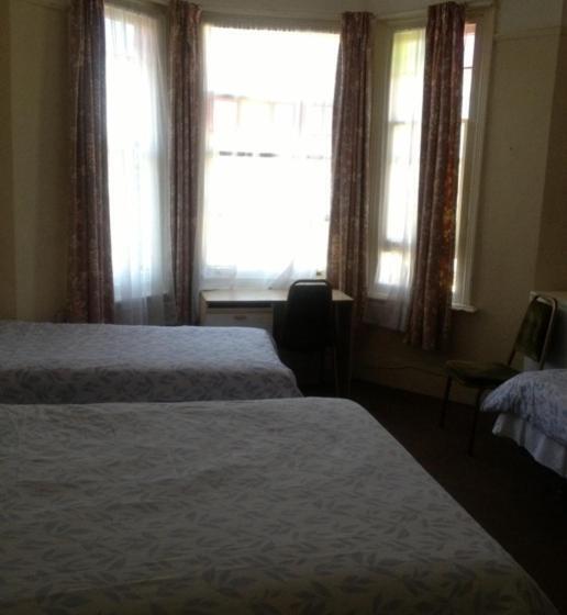 家庭房间共用浴室, The Crystal Lodge