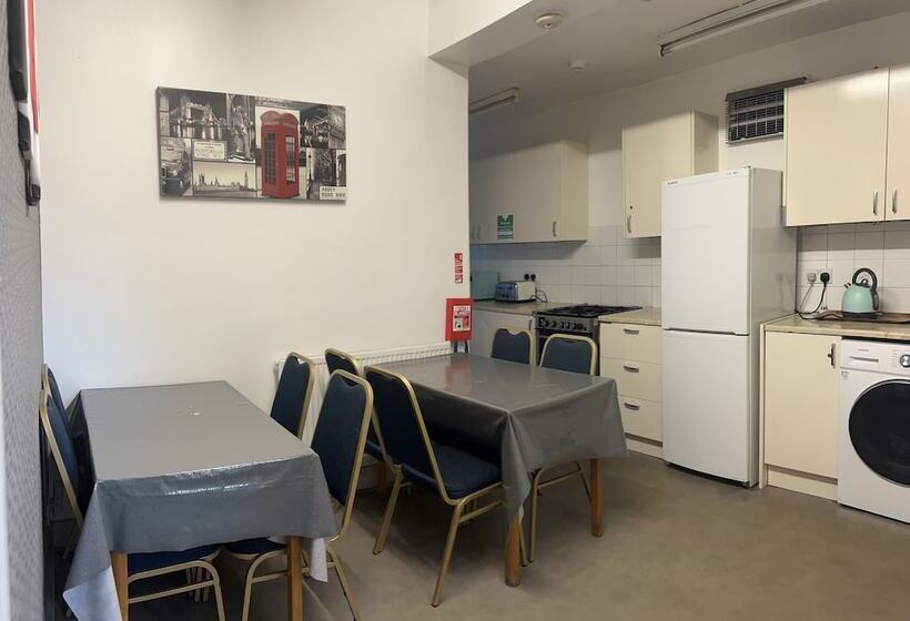 标准单人间共用浴室, The Crystal Lodge