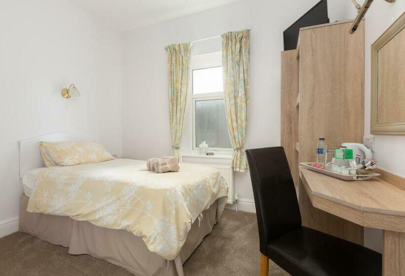 标准单人间, The Hollingworth