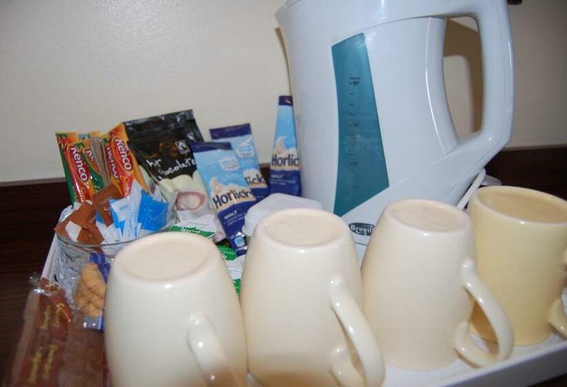 标准间, The Hollingworth