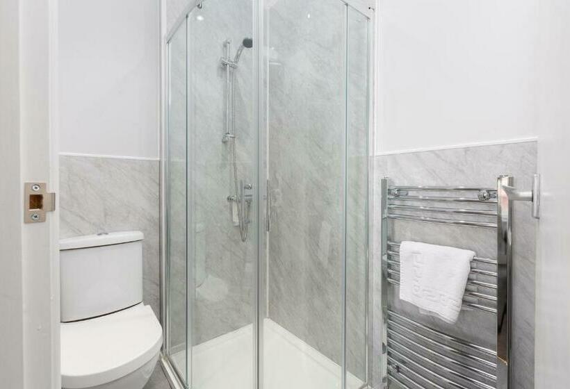 标准间, The Hollingworth