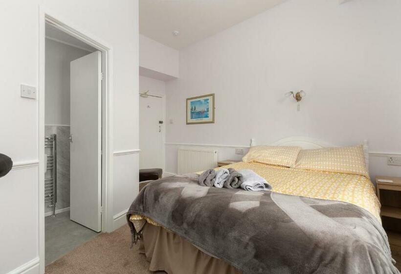 标准间, The Hollingworth