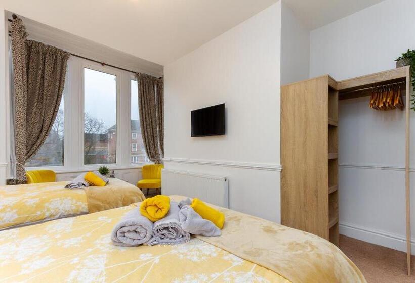 家庭间, The Hollingworth