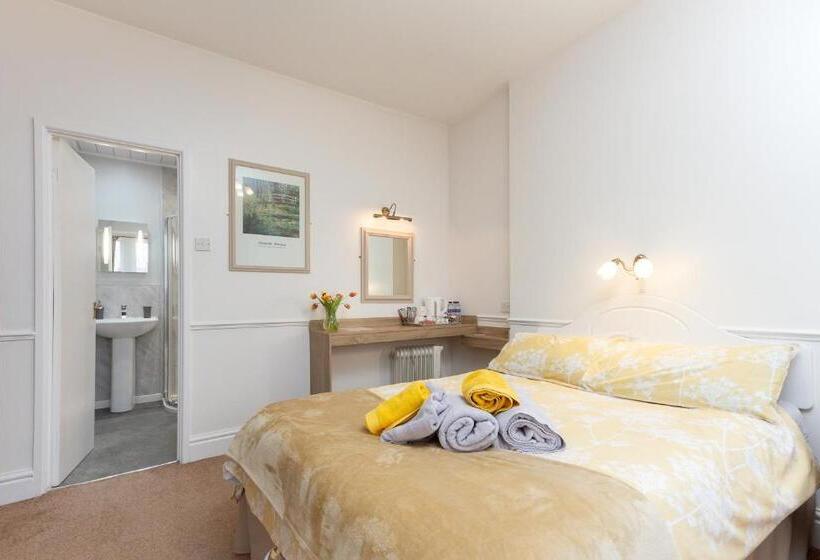 家庭间, The Hollingworth