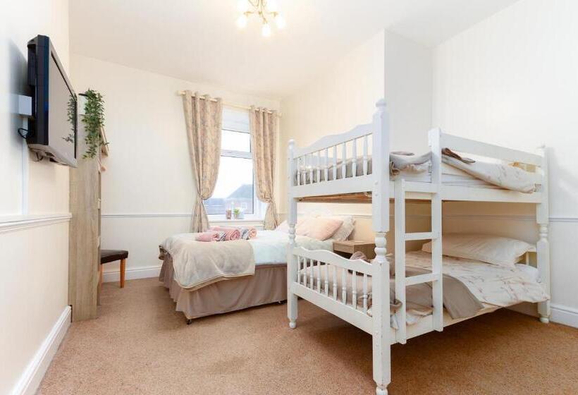 家庭间, The Hollingworth