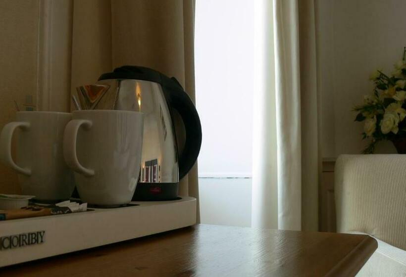 غرفة قياسية مطلّة علي البحر, The Home Arms Guesthouse