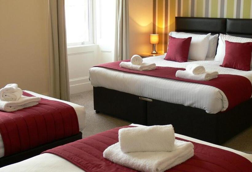 غرفة عائلية مطلّة علي البحر, The Home Arms Guesthouse