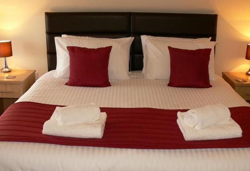 Семейный Номер, The Home Arms Guesthouse