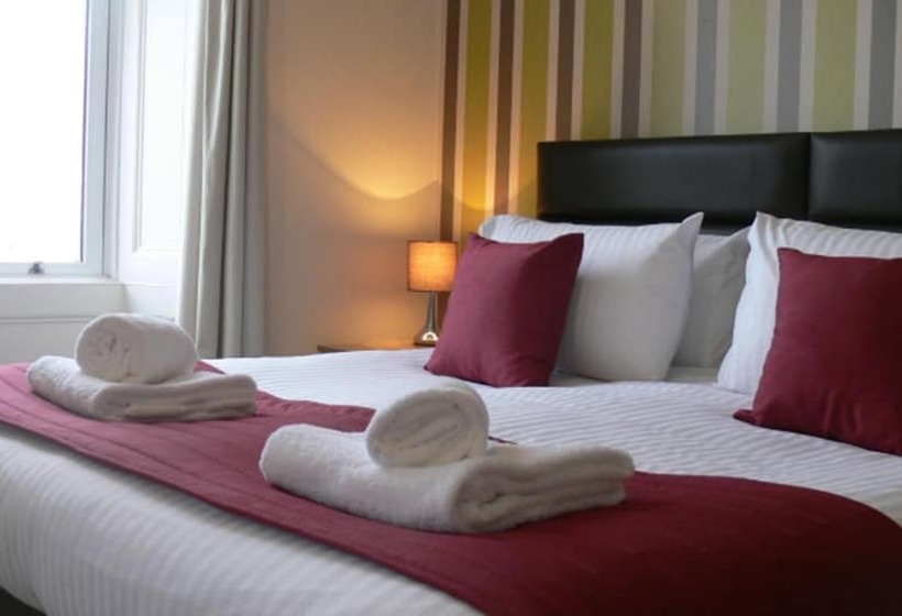 غرفة عائلية مطلّة علي البحر, The Home Arms Guesthouse