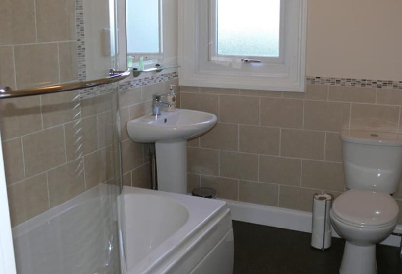 غرفة عائلية مطلّة علي البحر, The Home Arms Guesthouse