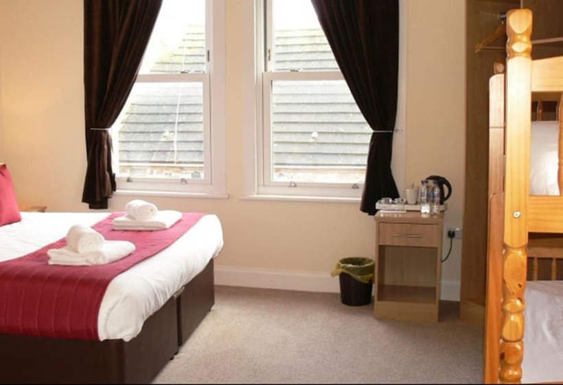 غرفة عائلية, The Home Arms Guesthouse