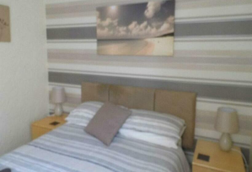 标准间, The Pembroke