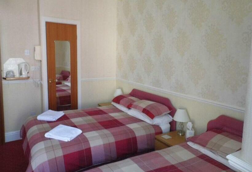 标准三人间, The Pembroke