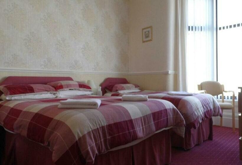 标准三人间, The Pembroke