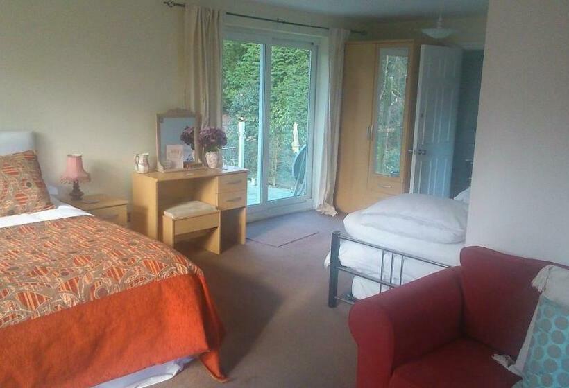 اتاق خانوادگی, Thornybank