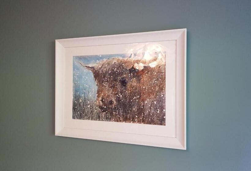 חדר בסיסי, Willowbank House