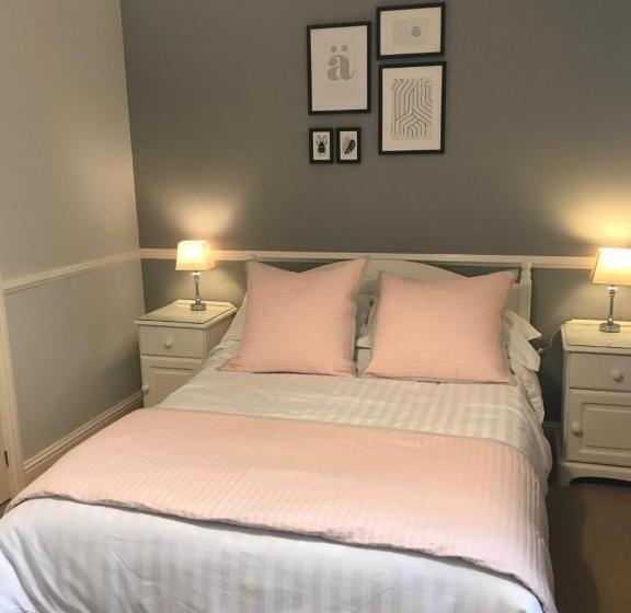 חדר סטנדרט לשלושה עם נוף לגינה, Willowbank House