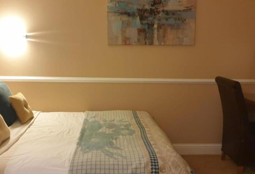 חדר בסיסי, Willowbank House