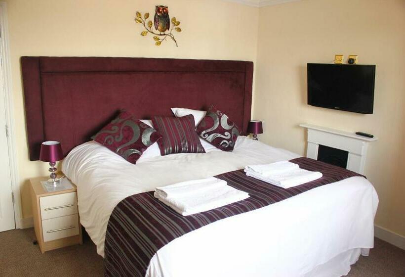 Family Suite, 81 The Prom