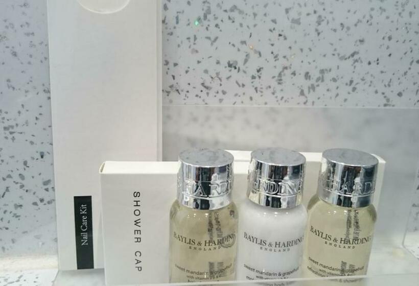 基本间, 81 The Prom