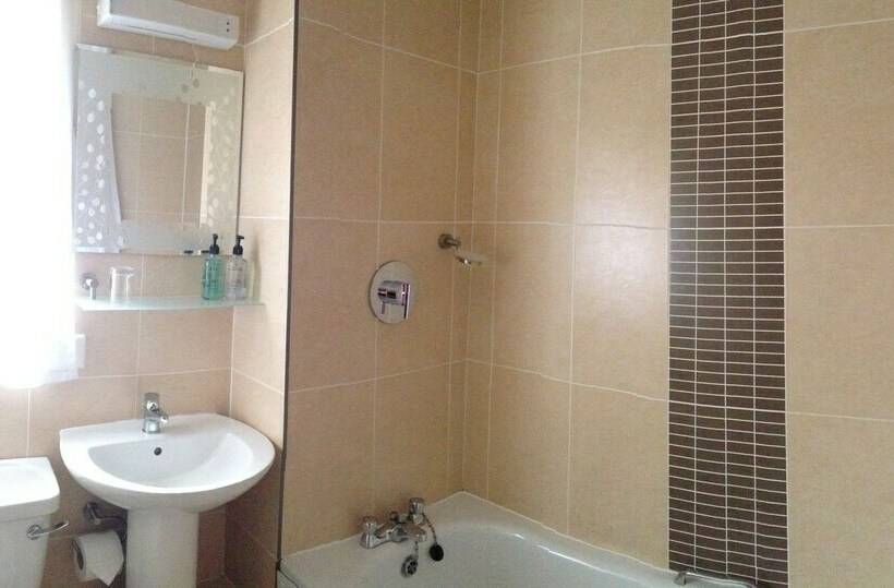 غرفة قياسية, Caledonia