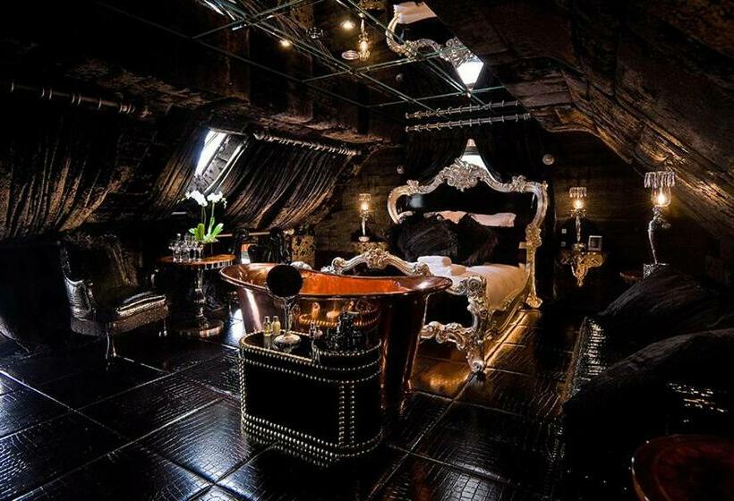 סוויטה, Crazy Bear Beaconsfield