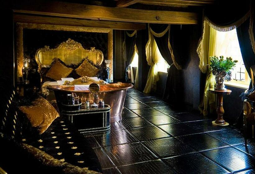 סוויטה, Crazy Bear Beaconsfield