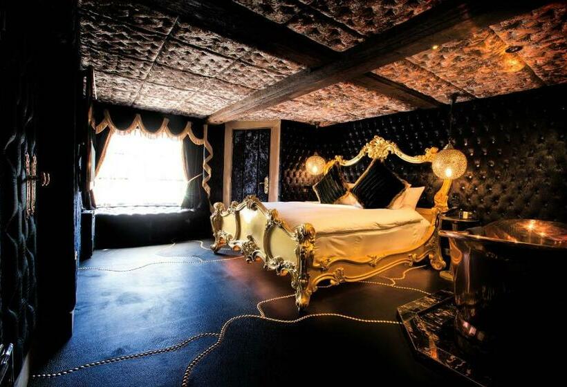 סוויטה, Crazy Bear Beaconsfield