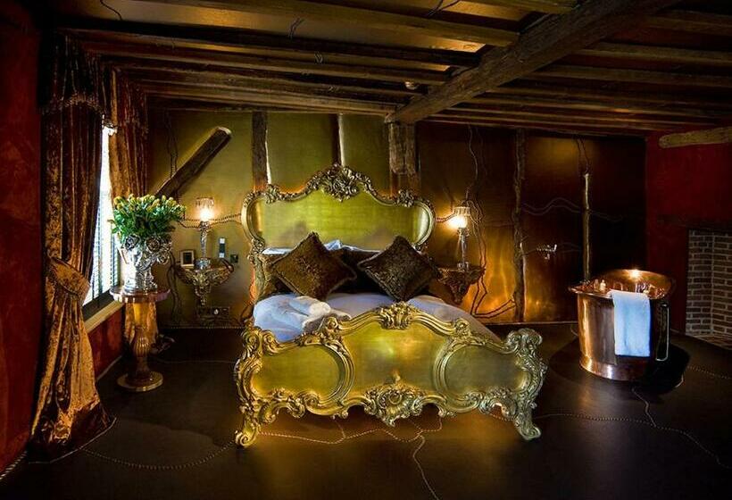 סוויטה, Crazy Bear Beaconsfield